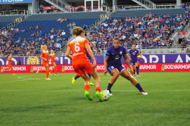 Orlando Pride sunucusu Houston Dash 23 Haziran 2016 'da Orlando Florida' daki Dünya Kampı Stadyumu 'nda..