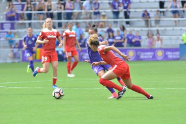 Orlando Pride 22 Nisan 2017 'de Orlando City Stadyumu' nda Washington Spirit 'e ev sahipliği yaptı..  