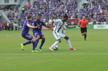 Orlando City 15 Nisan 2017 'de Florida, Orlando' daki Citrus Bowl 'da Los Angeles Galaksisine ev sahipliği yaptı..