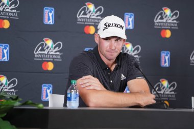 Arnold Palmer Davetiyesi 'nde ilk kez Orlando Florida' daki Bay Hill basınının sorularını cevaplıyor..