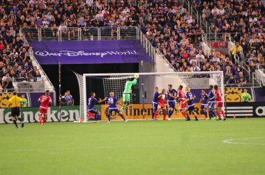 Orlando City SC, 8 Mayıs 2015 'te Florida' daki Kamp Dünyası Stadyumu 'nda Los Angeles Galaksisi' ne ev sahipliği yaptı.. 