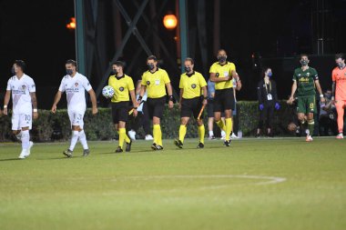 Los Angeles Galaksisi, 14 Temmuz 2020 'de Orlando Florida ABD' deki ESPN Vahşi Spor Dünyası 'nda düzenlenen MLS Sırt Turnuvası sırasında Portland Timbers ile karşı karşıya geldi. 