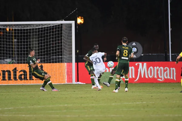Los Angeles Galaksisi, 14 Temmuz 2020 'de Orlando Florida ABD' deki ESPN Vahşi Spor Dünyası 'nda düzenlenen MLS Sırt Turnuvası sırasında Portland Timbers ile karşı karşıya geldi.