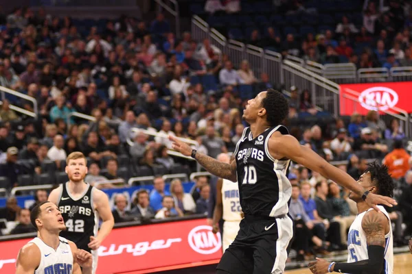 Orlando Magic, 19 Aralık 2018 tarihinde Orlando Florida 'daki Amway Center' da San Antonio Spurs 'a ev sahipliği yapmaktadır.. 