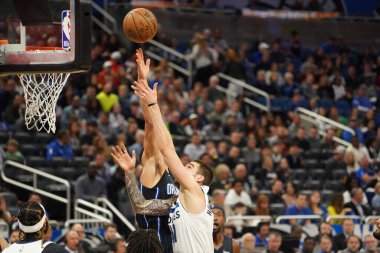 Orlando Magic 28 Şubat 2020 tarihinde Orlando Florida 'da Amway Center' da Minnesota Timberwolves 'a ev sahipliği yapar..  