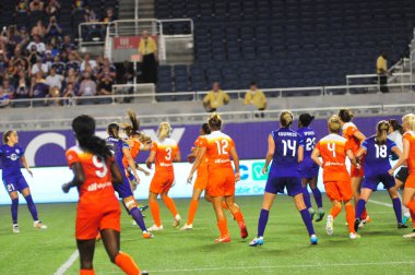 Orlando Pride sunucusu Houston Dash 23 Haziran 2016 'da Orlando Florida' daki Dünya Kampı Stadyumu 'nda..