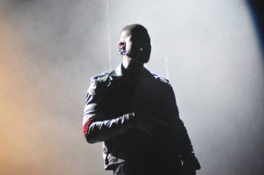 R & B Şarkıcısı Usher 12 Aralık 2015 'te Orlando Florida' daki Amway Center 'da sahne alacak.. 