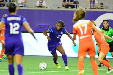 Orlando Pride sunucusu Houston Dash 23 Haziran 2016 'da Orlando Florida' daki Dünya Kampı Stadyumu 'nda..
