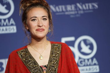 15 Ekim 2019 'da Nashville, Tennessee' deki Linbscome Üniversitesi 'nde verilen 50. GMA Dove Ödülleri sırasında kırmızı halı. 