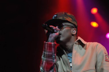 R & B Şarkıcısı Usher 12 Aralık 2014 'te Orlando Florida' daki Amway Center 'da sahne alacak..  