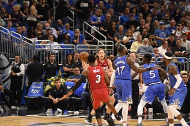 Orlando Magic 17 Ekim 2018 'de Orlando Florida' daki Amway Center 'da Miami Heat' i sunar..  