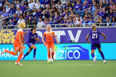Orlando Pride sunucusu Houston Dash 23 Haziran 2016 'da Orlando Florida' daki Dünya Kampı Stadyumu 'nda..