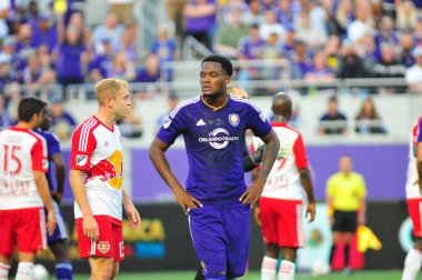 Orlando City SC, 6 Mayıs 2016 'da Orlando Florida' daki Dünya Kampı Stadyumu 'nda New York Red Bulls' a ev sahipliği yaptı..  