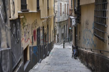 Tipik bir Avrupa sokağı. Güzel ve eski binalar.