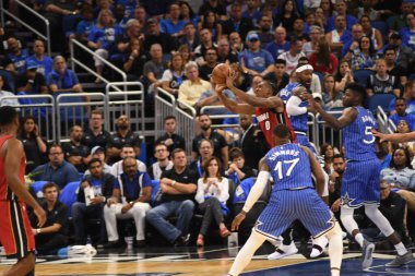 Orlando Magic 17 Ekim 2018 'de Orlando Florida' daki Amway Center 'da Miami Heat' i sunar..