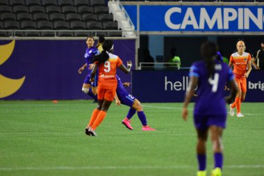 Orlando Pride sunucusu Houston Dash 23 Haziran 2016 'da Orlando Florida' daki Dünya Kampı Stadyumu 'nda..