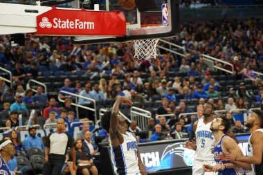 Orlando Magic 13 Ekim 2019 'da Florida, Orlando' daki Amway Center 'da Philadelphia 76ers' a ev sahipliği yaptı..  