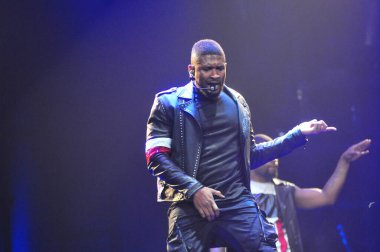 R & B Şarkıcısı Usher 12 Aralık 2014 'te Orlando Florida' daki Amway Center 'da sahne alacak..  