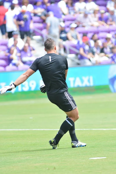 Orlando City 15 Nisan 2017 'de Florida, Orlando' daki Citrus Bowl 'da Los Angeles Galaksisine ev sahipliği yaptı..  