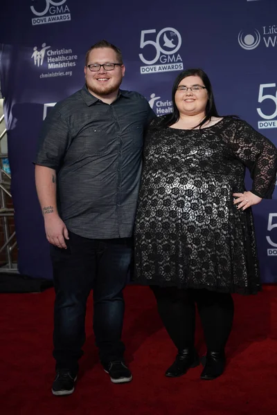 15 Ekim 2019 'da Nashville, Tennessee' deki Linbscome Üniversitesi 'nde verilen 50. GMA Dove Ödülleri sırasında kırmızı halı. 