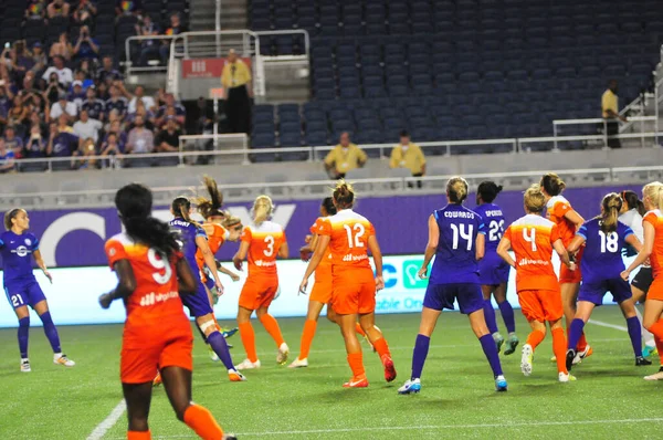 Orlando Pride sunucusu Houston Dash 23 Haziran 2016 'da Orlando Florida' daki Dünya Kampı Stadyumu 'nda..