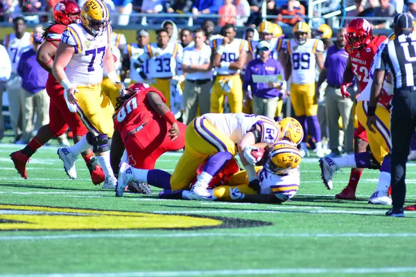 Lsu Πρόσωπο Louisville Κατά Διάρκεια Του 71Ου Citrus Bowl Στο — Φωτογραφία Αρχείου