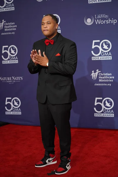 15 Ekim 2019 'da Nashville, Tennessee' deki Linbscome Üniversitesi 'nde verilen 50. GMA Dove Ödülleri sırasında kırmızı halı. 