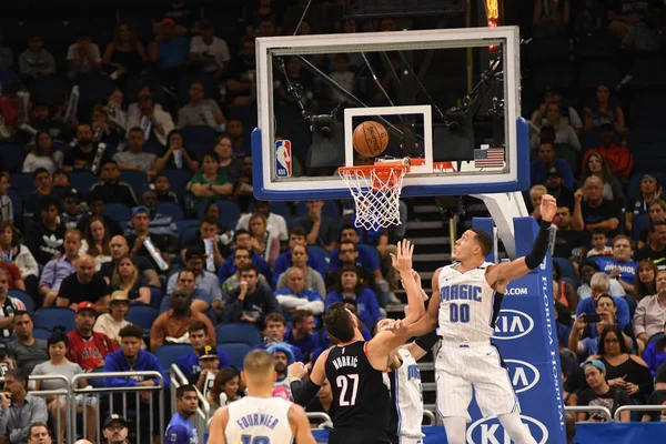 Orlando Magic 25 Ekim 2018 'de Orlando Florida' daki Amway Center 'da Portland Trail Blazers' ı sunar.. 