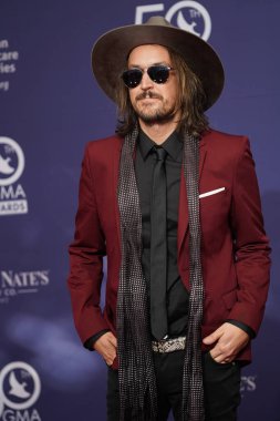 15 Ekim 2019 'da Nashville, Tennessee' deki Linbscome Üniversitesi 'nde verilen 50. GMA Dove Ödülleri sırasında kırmızı halı. 