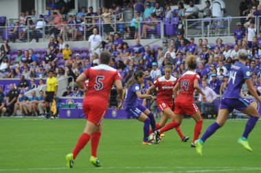 Orlando Pride 22 Nisan 2017 'de Orlando City Stadyumu' nda Washington Spirit 'e ev sahipliği yaptı..  