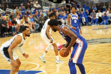 Orlando Magic 13 Ekim 2019 'da Florida, Orlando' daki Amway Center 'da Philadelphia 76ers' a ev sahipliği yaptı..
