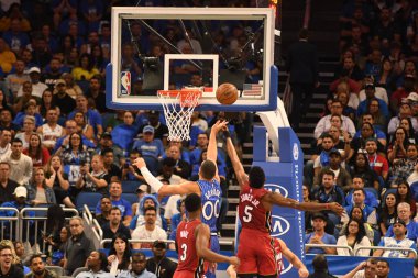 Orlando Magic 17 Ekim 2018 'de Orlando Florida' daki Amway Center 'da Miami Heat' i sunar..