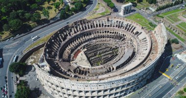 İtalya 'nın Roma' daki ünlü mezarının havadan görünüşü.. 