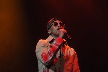 R & B Şarkıcısı Usher 12 Aralık 2014 'te Orlando Florida' daki Amway Center 'da sahne alacak..  