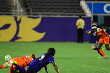 Orlando Pride sunucusu Houston Dash 23 Haziran 2016 'da Orlando Florida' daki Dünya Kampı Stadyumu 'nda..