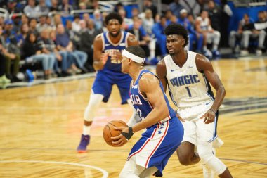 Orlando Magic 27 Aralık 2019 Cuma günü Orlando, Florida 'daki Amway Arena' da Philadelphia 76ers 'a ev sahipliği yapıyor..