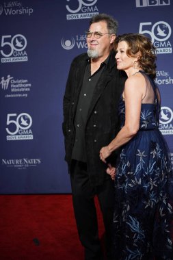 15 Ekim 2019 'da Nashville, Tennessee' deki Linbscome Üniversitesi 'nde verilen 50. GMA Dove Ödülleri sırasında kırmızı halı.