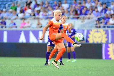 Orlando Pride sunucusu Houston Dash 23 Haziran 2016 'da Orlando Florida' daki Dünya Kampı Stadyumu 'nda..