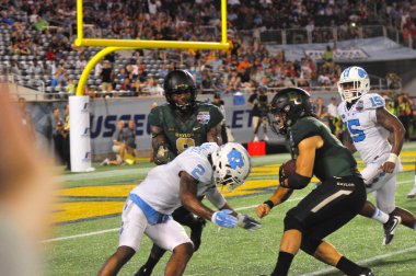 Kuzey Carolina 29 Aralık 2015 tarihinde Orlando Florida 'daki Kamp Dünya Stadyumu' nda oynanan Russell Atletizm Kupası 'nda Baylor ile karşılaşacak..