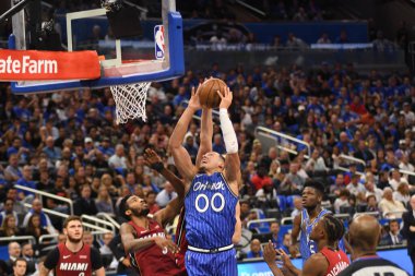 Orlando Magic 17 Ekim 2018 'de Orlando Florida' daki Amway Center 'da Miami Heat' i sunar..