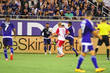 Orlando City SC, 6 Mayıs 2016 'da Orlando Florida' daki Dünya Kampı Stadyumu 'nda New York Red Bulls' a ev sahipliği yaptı..