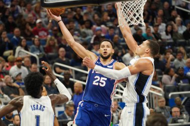 Orlando Magic 27 Aralık 2019 Cuma günü Orlando, Florida 'daki Amway Arena' da Philadelphia 76ers 'a ev sahipliği yapıyor..