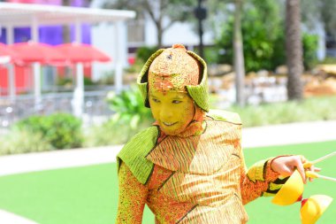 30 Ağustos 2016 'da Orlando Florida' daki güzel Orlando Eye 'daki Cirque du Soleil gösterisi.