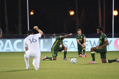Los Angeles Galaksisi, 14 Temmuz 2020 'de Orlando Florida ABD' deki ESPN Vahşi Spor Dünyası 'nda düzenlenen MLS Sırt Turnuvası sırasında Portland Timbers ile karşı karşıya geldi. 