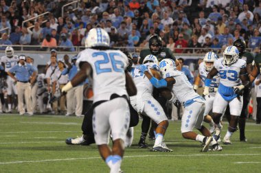 Kuzey Carolina 29 Aralık 2015 tarihinde Orlando Florida 'daki Kamp Dünya Stadyumu' nda oynanan Russell Atletizm Kupası 'nda Baylor ile karşılaşacak..