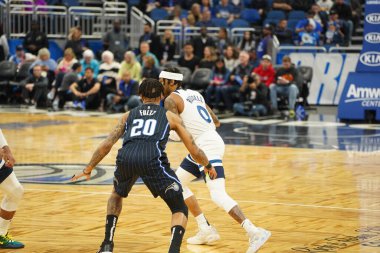 Orlando Magic 28 Şubat 2020 tarihinde Orlando Florida 'da Amway Center' da Minnesota Timberwolves 'a ev sahipliği yapar..  