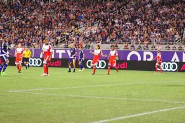 Orlando City SC, 8 Mayıs 2015 'te Florida' daki Kamp Dünyası Stadyumu 'nda Los Angeles Galaksisi' ne ev sahipliği yaptı.. 