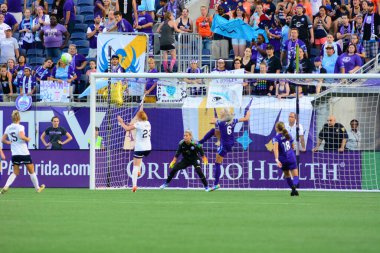 Orlando Pride 26 Ağustos 2016 'da Orlando Florida' daki Camp World Stadyumu 'nda Washington Spirit' e ev sahipliği yaptı..  