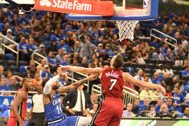 Orlando Magic 17 Ekim 2018 'de Orlando Florida' daki Amway Center 'da Miami Heat' i sunar..