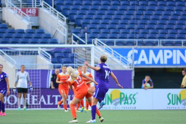 Orlando Pride sunucusu Houston Dash 23 Haziran 2016 'da Orlando Florida' daki Dünya Kampı Stadyumu 'nda..